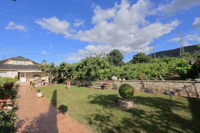 3 sovrum Finca/Hus på landet till salu i Castropodame med pool garage - 265 000 € (Ref: 9910525)