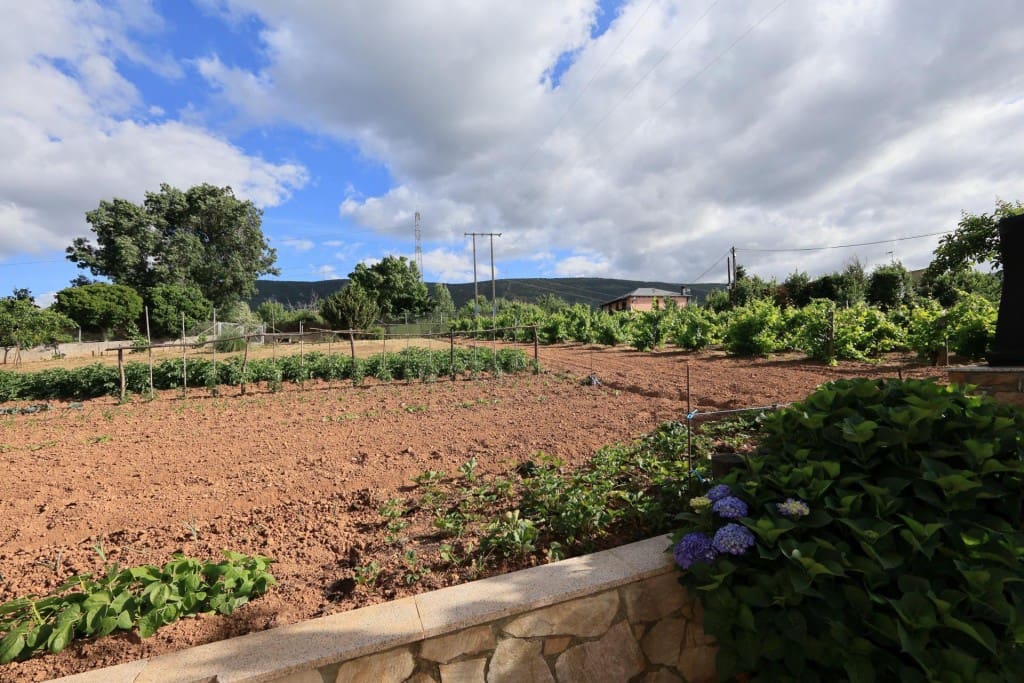 3 sovrum Finca/Hus på landet till salu i Castropodame med pool garage - 265 000 € (Ref: 9910525)