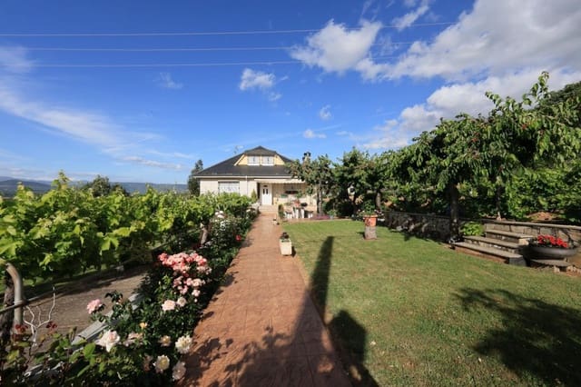 3 sovrum Finca/Hus på landet till salu i Castropodame med pool garage - 265 000 € (Ref: 9910525)