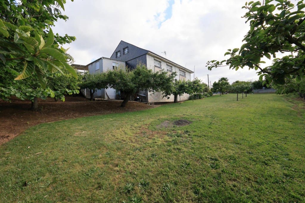 3 sovrum Finca/Hus på landet till salu i Castropodame med pool garage - 265 000 € (Ref: 9910525)