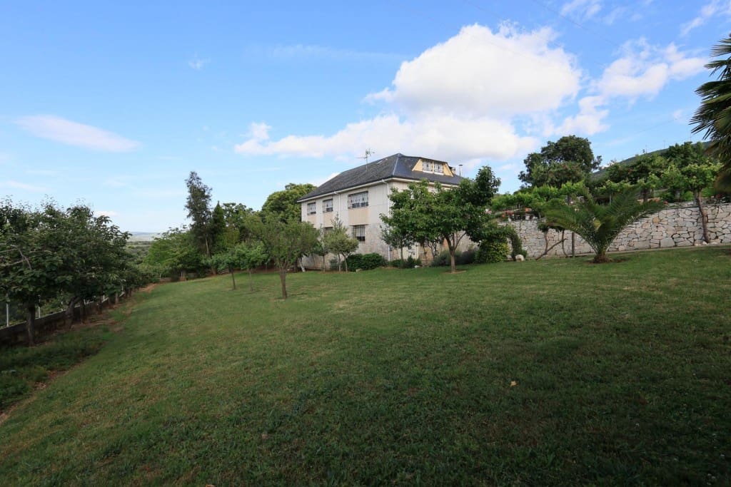 3 sovrum Finca/Hus på landet till salu i Castropodame med pool garage - 265 000 € (Ref: 9910525)