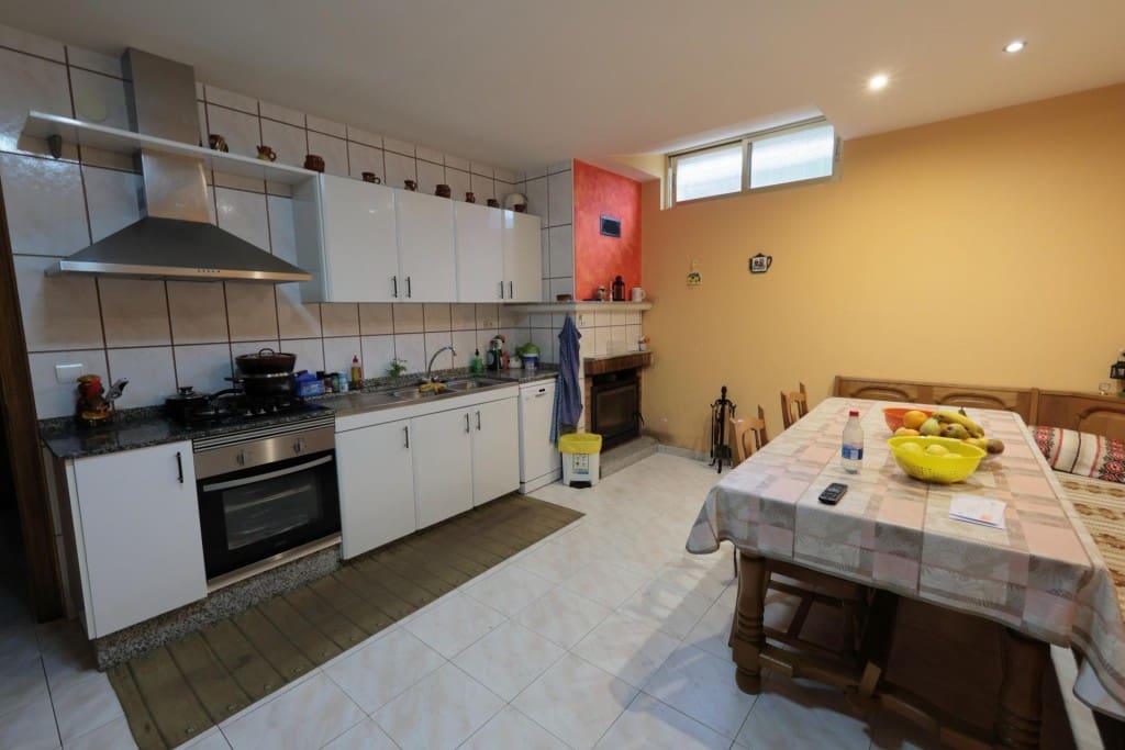 3 sovrum Finca/Hus på landet till salu i Castropodame med pool garage - 265 000 € (Ref: 9910525)