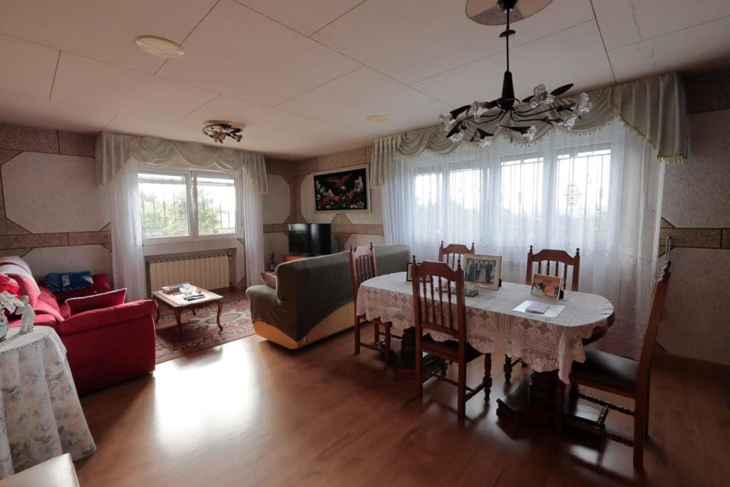 3 sovrum Finca/Hus på landet till salu i Castropodame med pool garage - 265 000 € (Ref: 9910525)
