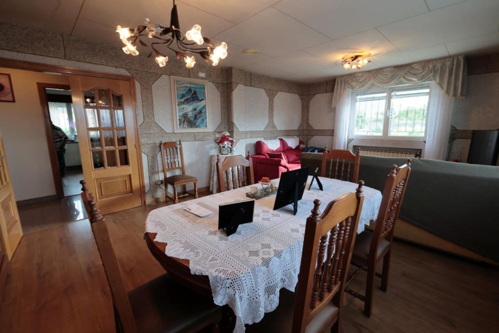3 sovrum Finca/Hus på landet till salu i Castropodame med pool garage - 265 000 € (Ref: 9910525)