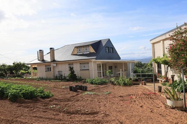 3 sovrum Finca/Hus på landet till salu i Castropodame med pool garage - 265 000 € (Ref: 9910525)