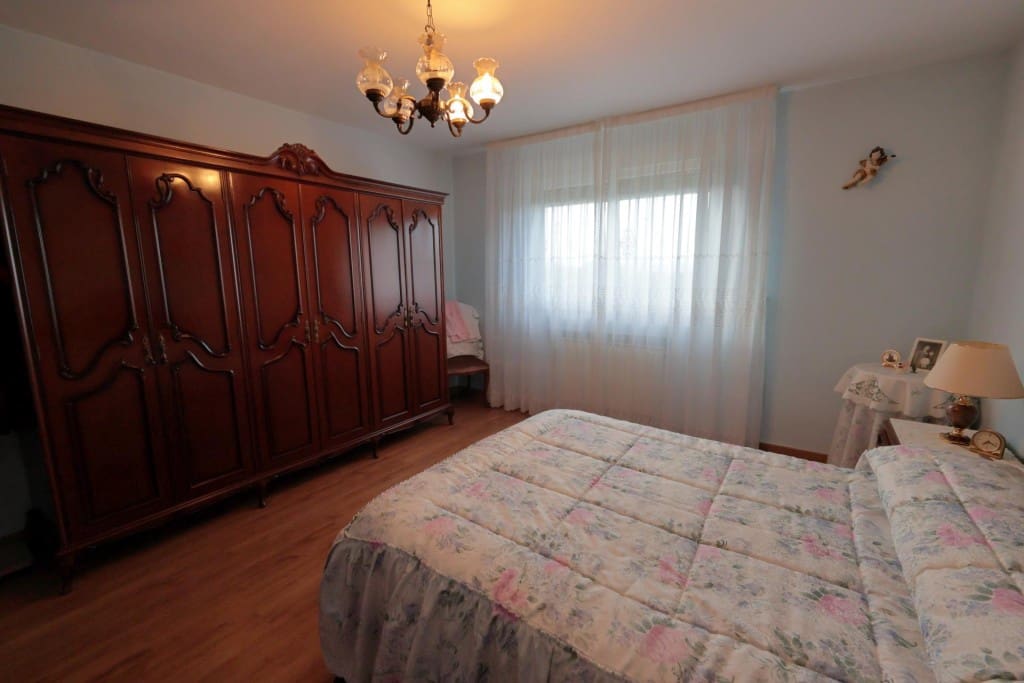 3 sovrum Finca/Hus på landet till salu i Castropodame med pool garage - 265 000 € (Ref: 9910525)
