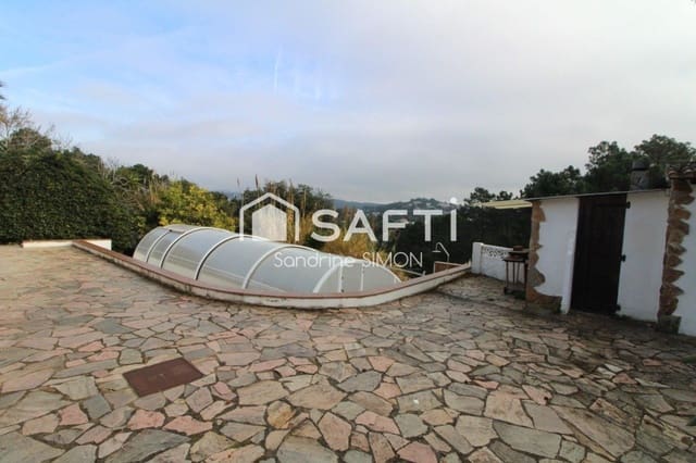 4 makuuhuone Huvila myytävänä paikassa Urbanitzacions del Nord, Lloret de Mar mukana uima-altaan 
autotalli - 290 000 € (Ref: 9912795)