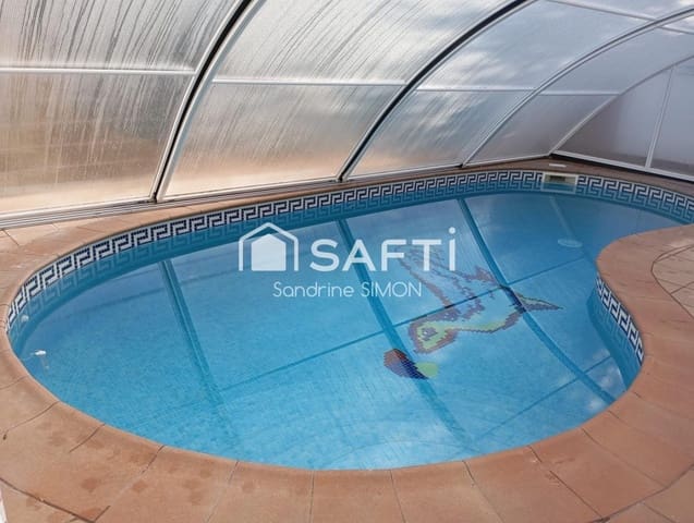 4 makuuhuone Huvila myytävänä paikassa Urbanitzacions del Nord, Lloret de Mar mukana uima-altaan 
autotalli - 290 000 € (Ref: 9912795)