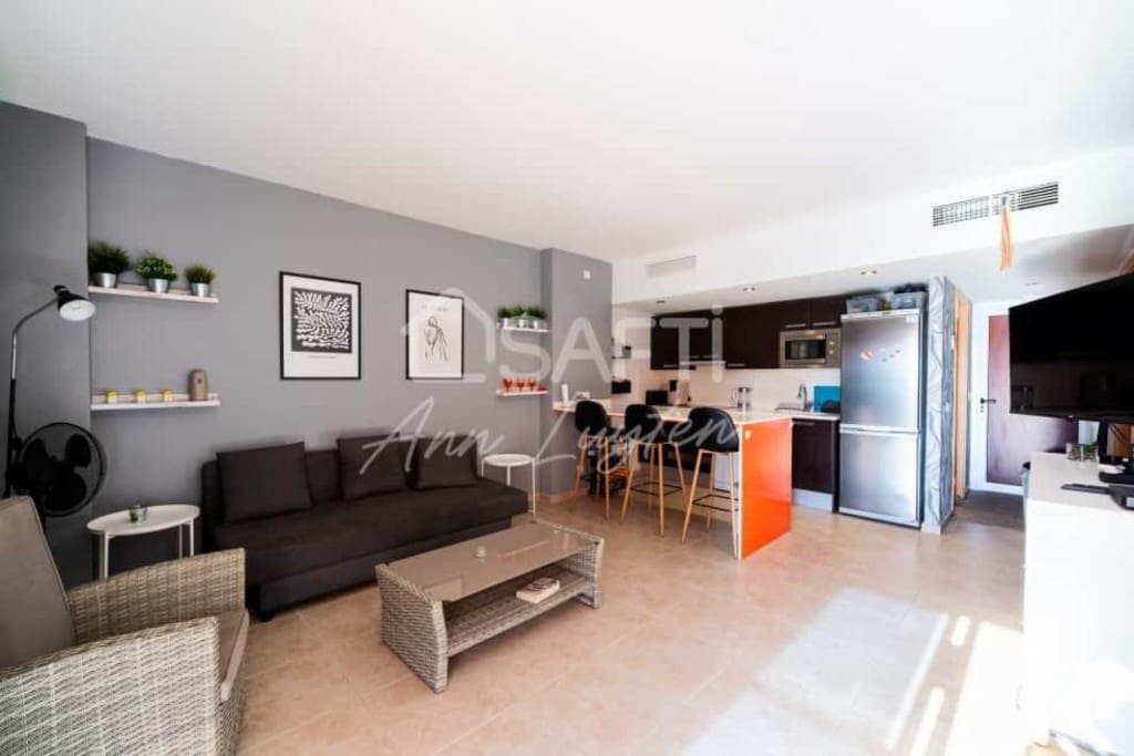 2 bedroom Apartment for sale in Roses with pool - € 235,000 (Ref: 9912796)