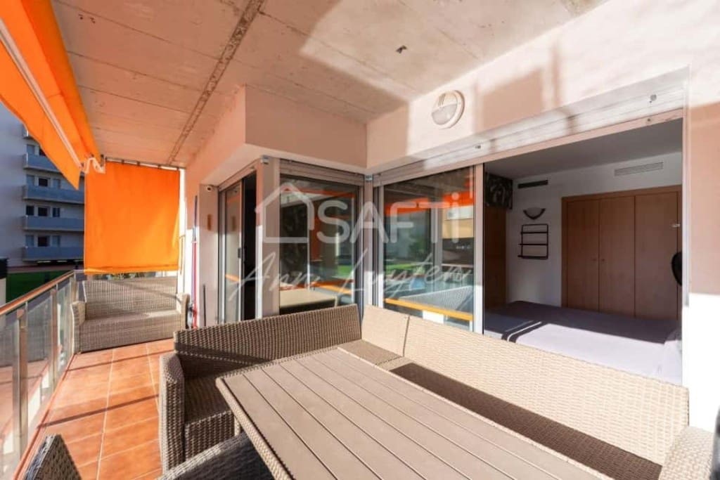 2 bedroom Apartment for sale in Roses with pool - € 235,000 (Ref: 9912796)