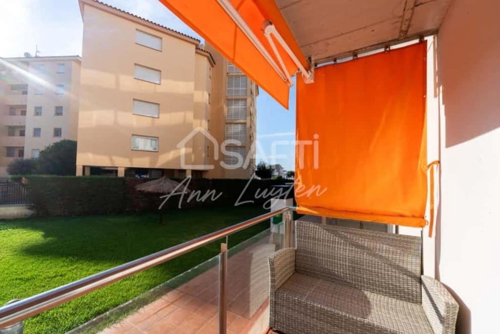 2 bedroom Apartment for sale in Roses with pool - € 235,000 (Ref: 9912796)