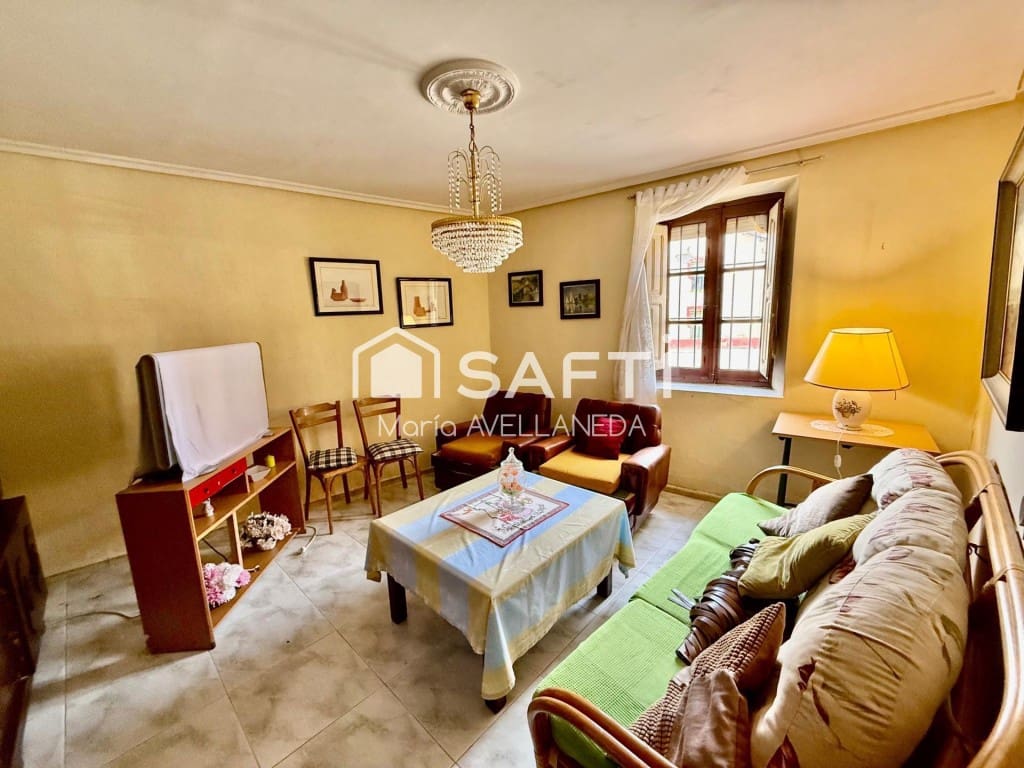 5 bedroom Terraced Villa for sale in Valdevimbre with garage - € 59,000 (Ref: 9912797)