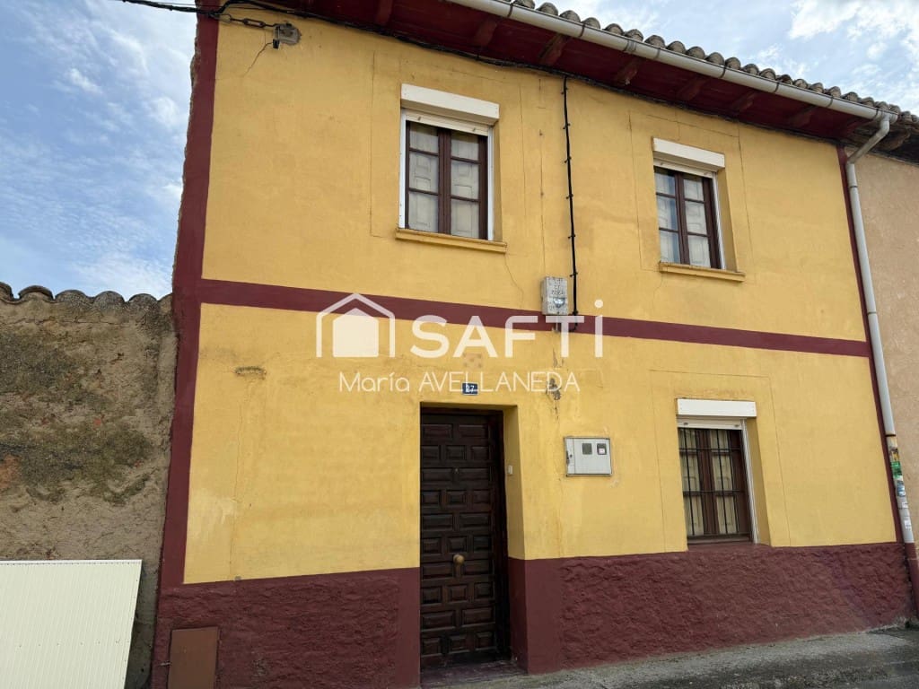 5 bedroom Terraced Villa for sale in Valdevimbre with garage - € 59,000 (Ref: 9912797)