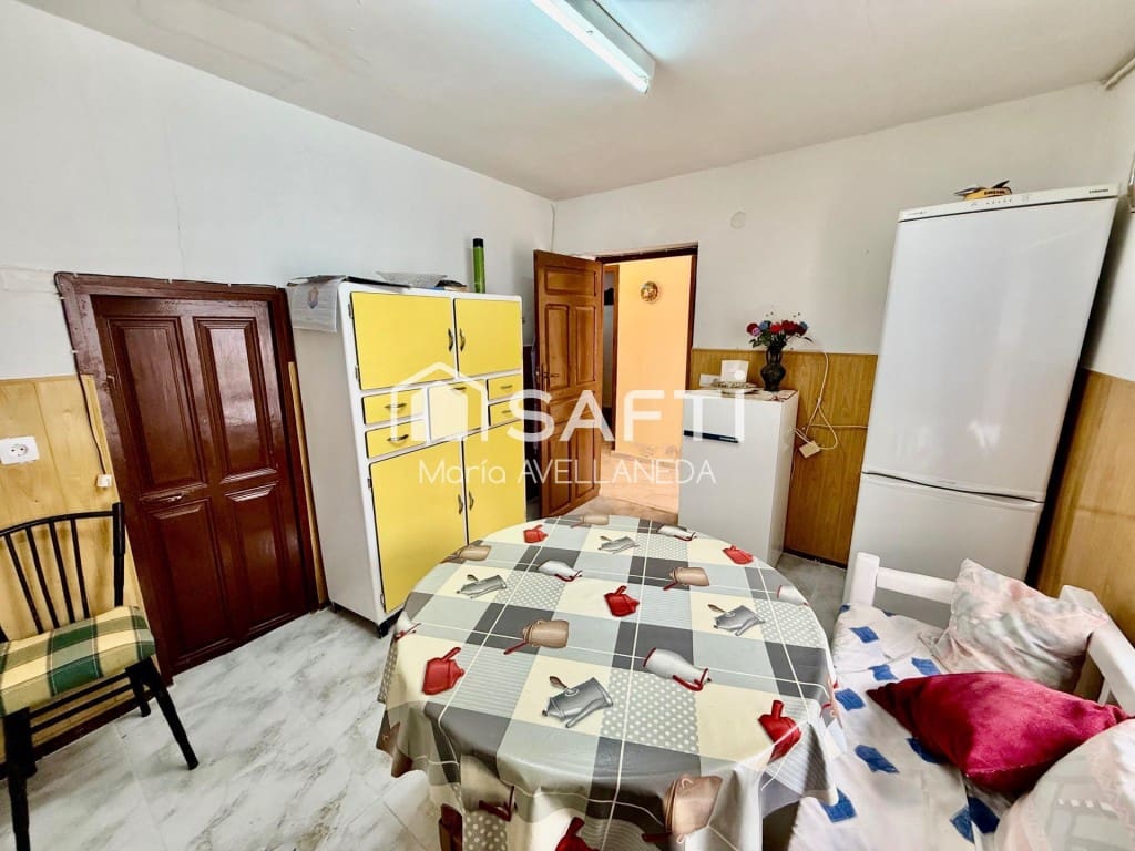 5 bedroom Terraced Villa for sale in Valdevimbre with garage - € 59,000 (Ref: 9912797)