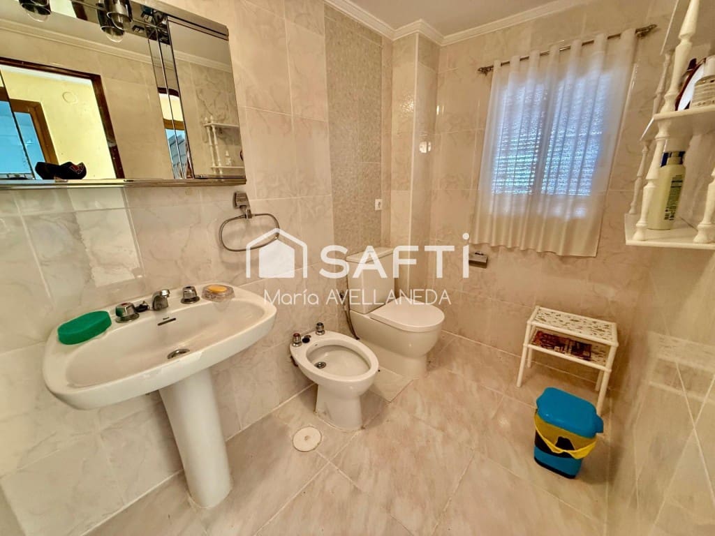 5 bedroom Terraced Villa for sale in Valdevimbre with garage - € 59,000 (Ref: 9912797)