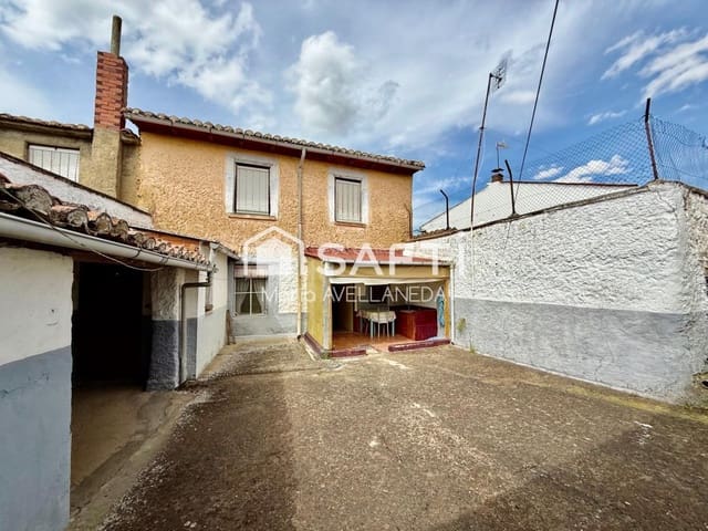 5 bedroom Terraced Villa for sale in Valdevimbre with garage - € 59,000 (Ref: 9912797)