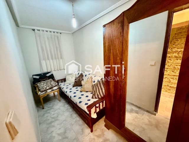 5 bedroom Terraced Villa for sale in Valdevimbre with garage - € 59,000 (Ref: 9912797)