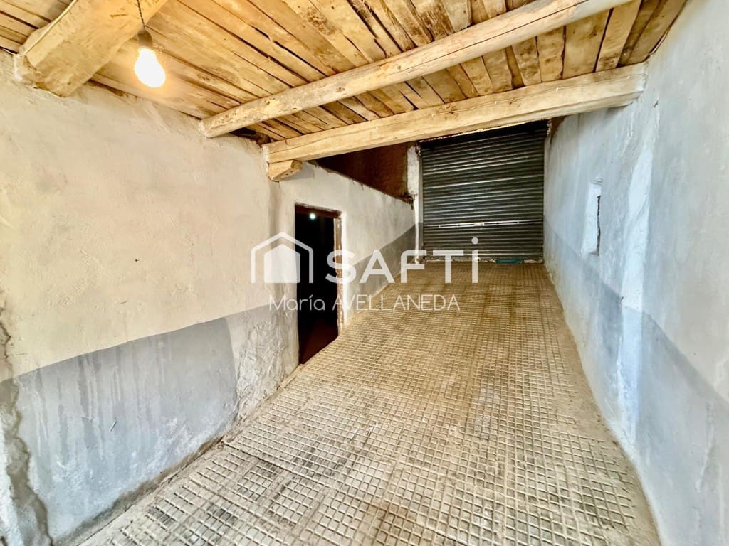 5 bedroom Terraced Villa for sale in Valdevimbre with garage - € 59,000 (Ref: 9912797)