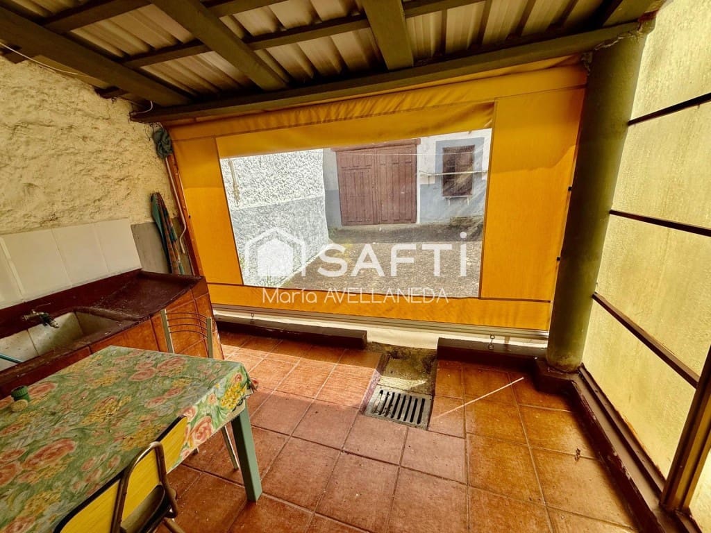 5 bedroom Terraced Villa for sale in Valdevimbre with garage - € 59,000 (Ref: 9912797)