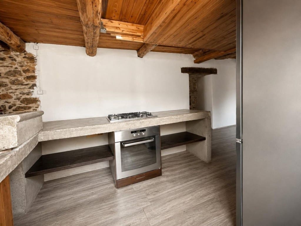 4 bedroom Terraced Villa for sale in Santa Marina del Sil - € 120,000 (Ref: 9912798)