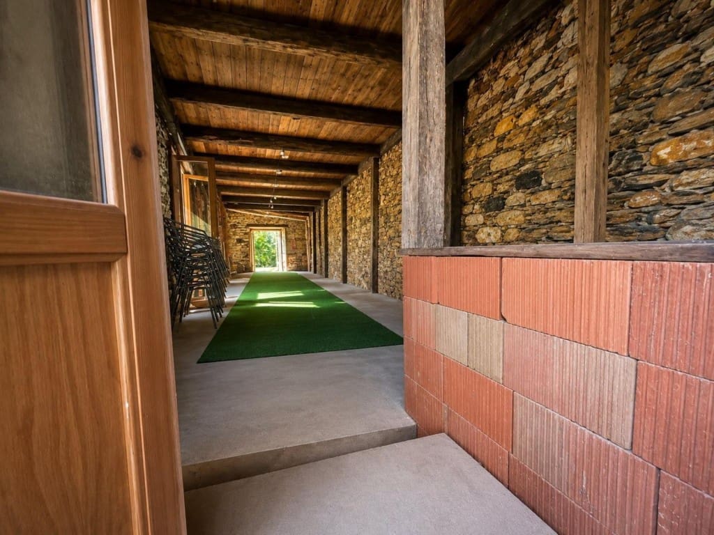 4 bedroom Terraced Villa for sale in Santa Marina del Sil - € 120,000 (Ref: 9912798)