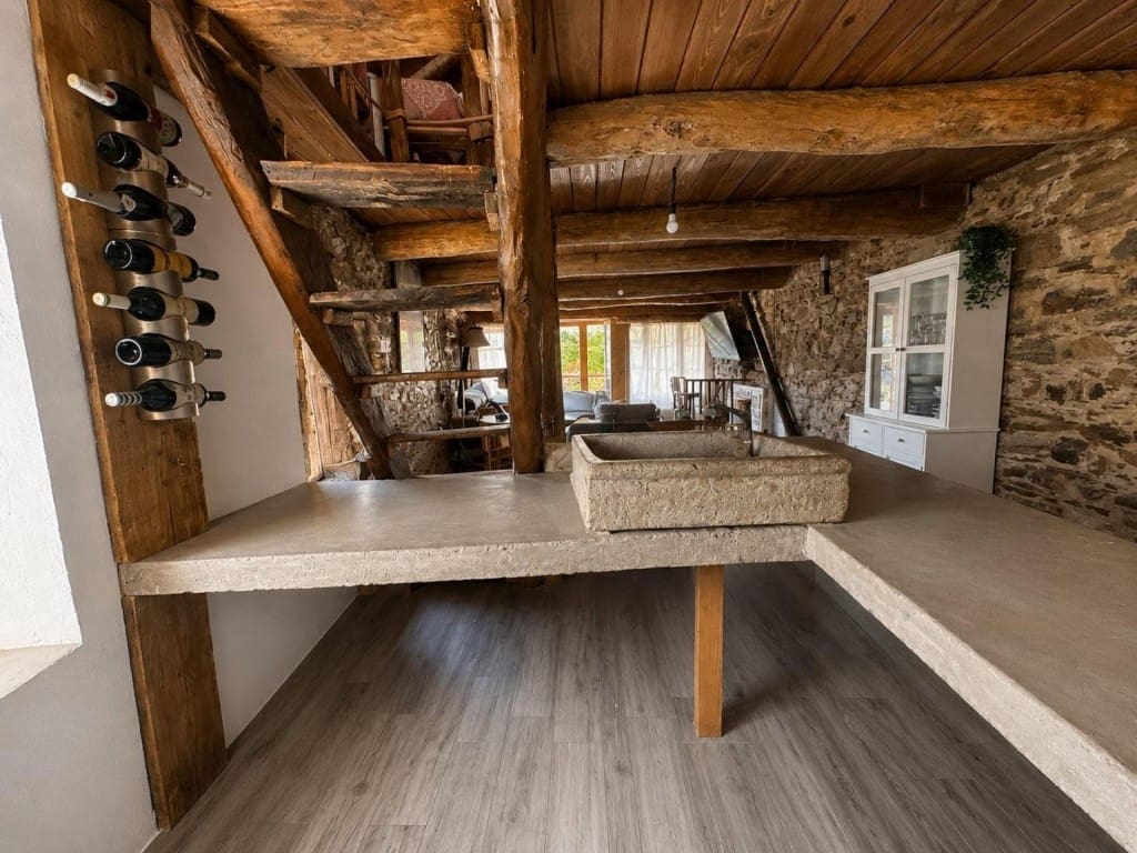 4 bedroom Terraced Villa for sale in Santa Marina del Sil - € 120,000 (Ref: 9912798)