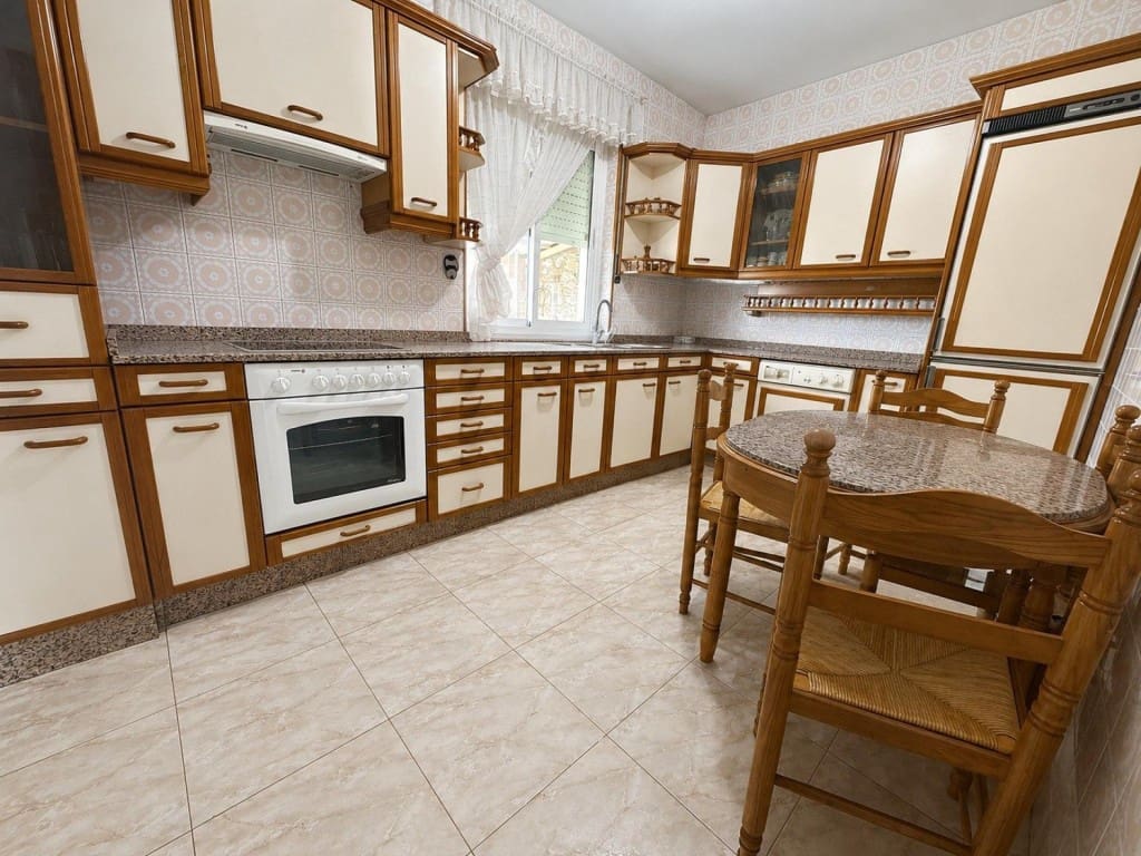 Ufficio in vendita in Toreno - 150.000 € (Rif: 9912799)
