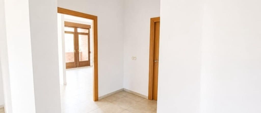 Bureau à louer à Leon ville - 600 € (Ref: 9912801)