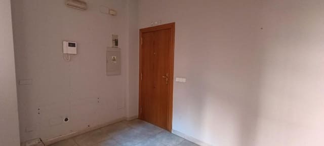 Bureau à louer à León ville - 600 € (Ref: 9912801)