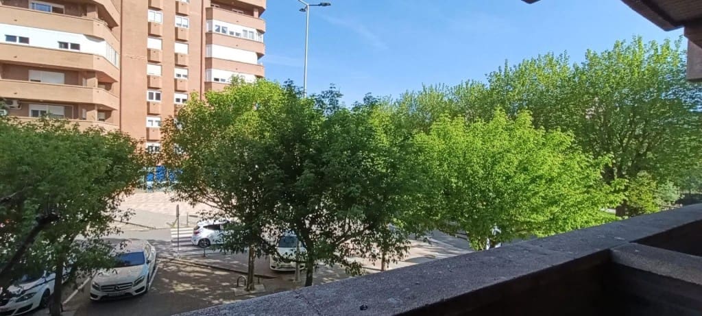 Bureau à louer à Leon ville - 600 € (Ref: 9912801)