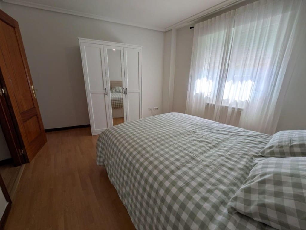 Appartement de 2 chambres à louer à San Andres del Rabanedo avec garage - 550 € (Ref: 9912802)
