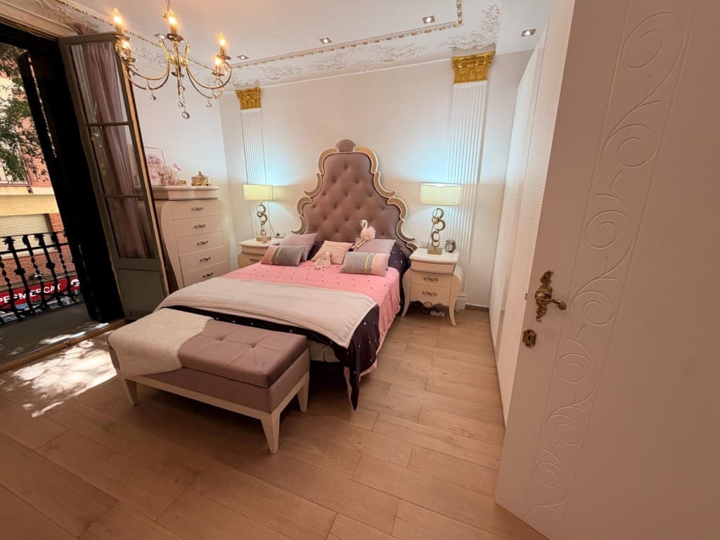 4 soveværelse Lejlighed til salg i Barcelona by - € 847.000 (Ref: 9912803)