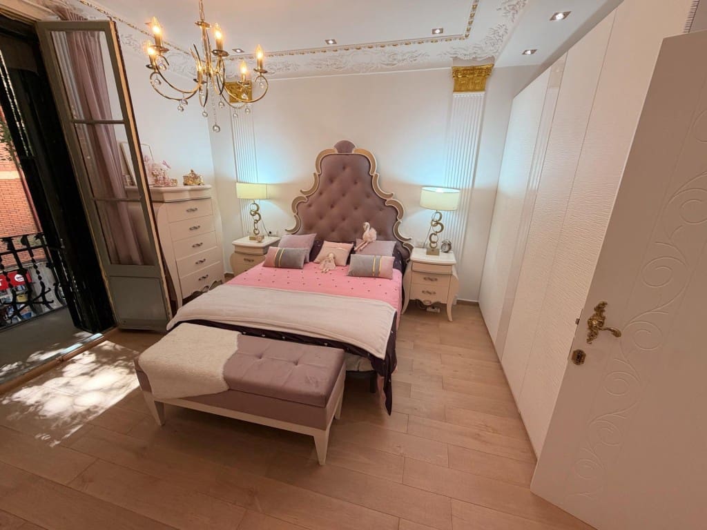 4 soveværelse Lejlighed til salg i Barcelona by - € 847.000 (Ref: 9912803)