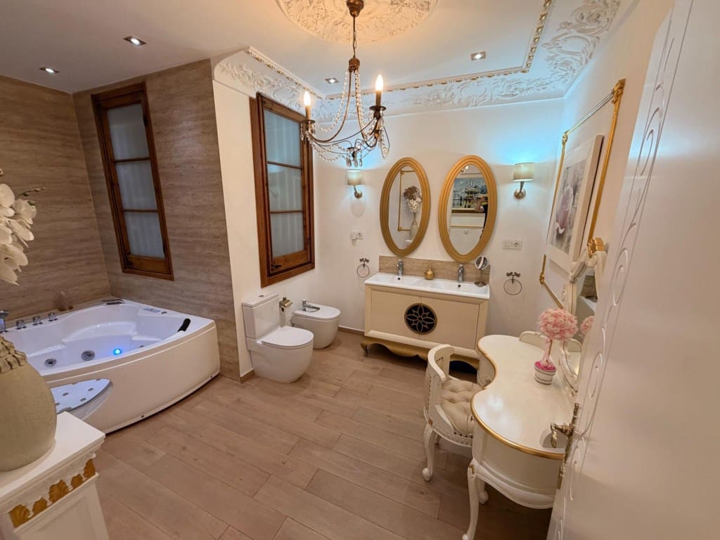4 soveværelse Lejlighed til salg i Barcelona by - € 847.000 (Ref: 9912803)