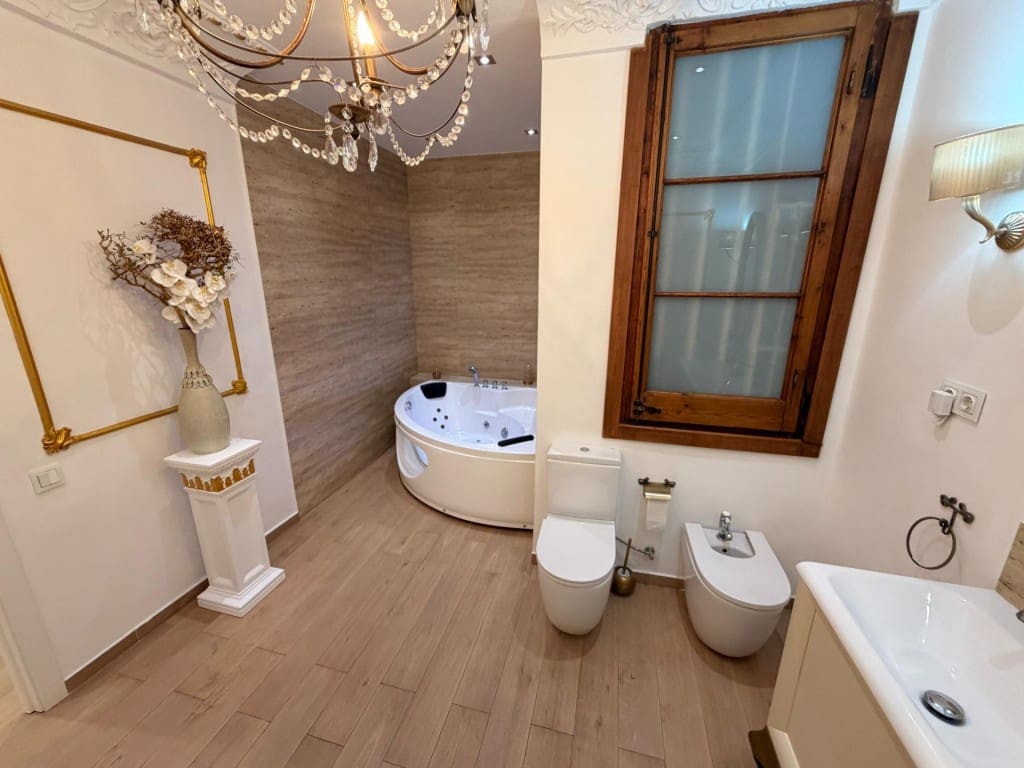 4 soveværelse Lejlighed til salg i Barcelona by - € 847.000 (Ref: 9912803)