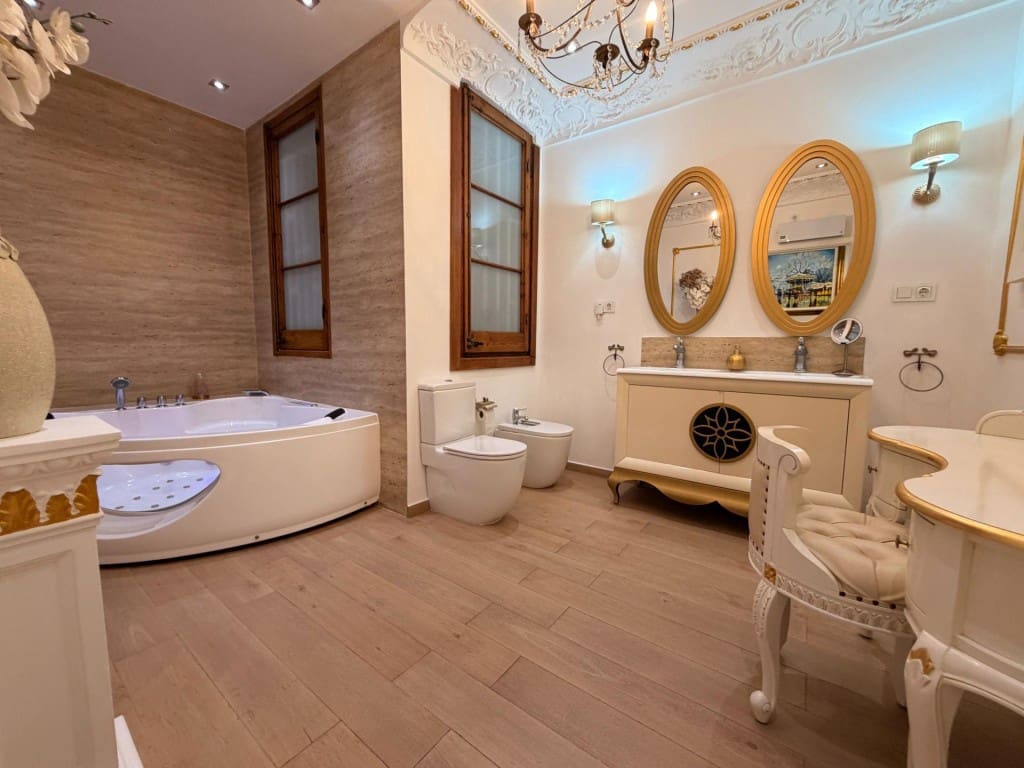 4 soveværelse Lejlighed til salg i Barcelona by - € 847.000 (Ref: 9912803)