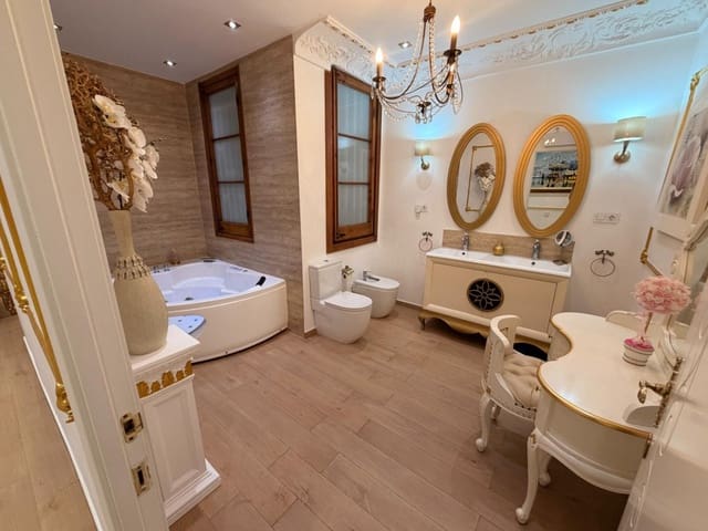 4 soveværelse Lejlighed til salg i El Poble Sec, Barcelona by - € 847.000 (Ref: 9912803)