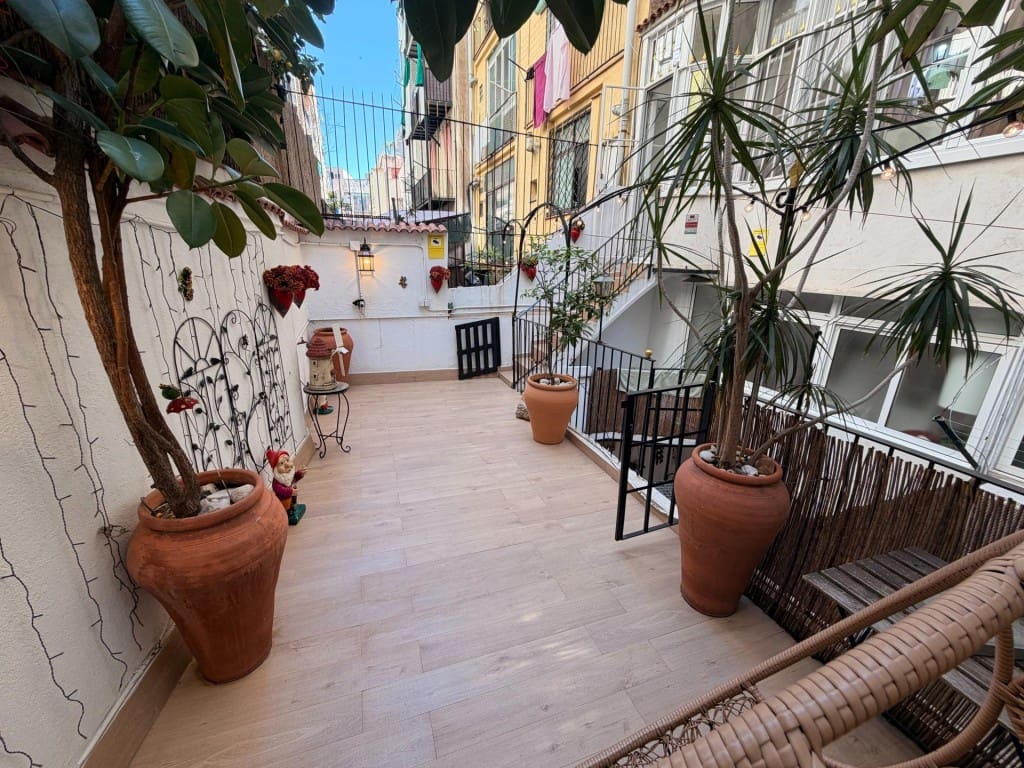 4 soveværelse Lejlighed til salg i Barcelona by - € 847.000 (Ref: 9912803)