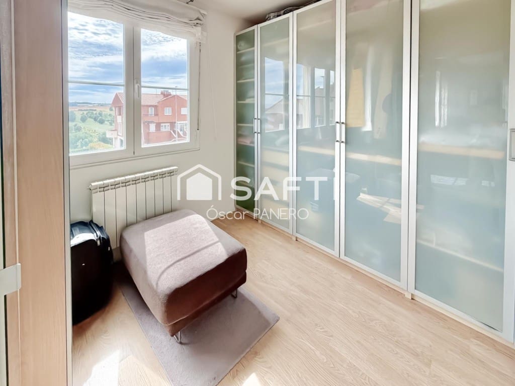 4 sovrum Villa till salu i Villaquilambre med garage - 312 000 € (Ref: 9912805)