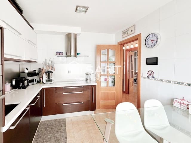 4 sovrum Villa till salu i Villaquilambre med garage - 312 000 € (Ref: 9912805)