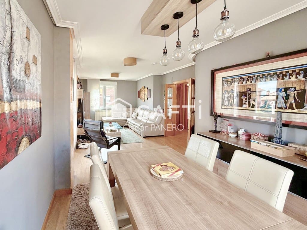 4 sovrum Villa till salu i Villaquilambre med garage - 312 000 € (Ref: 9912805)
