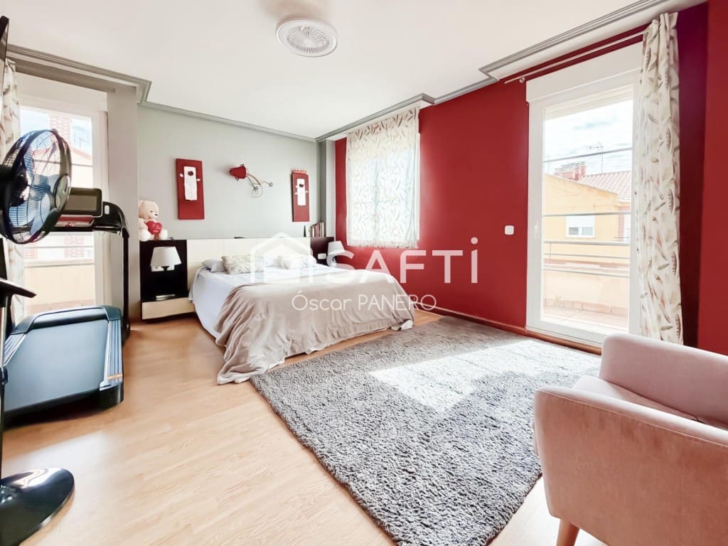 4 sovrum Villa till salu i Villaquilambre med garage - 312 000 € (Ref: 9912805)