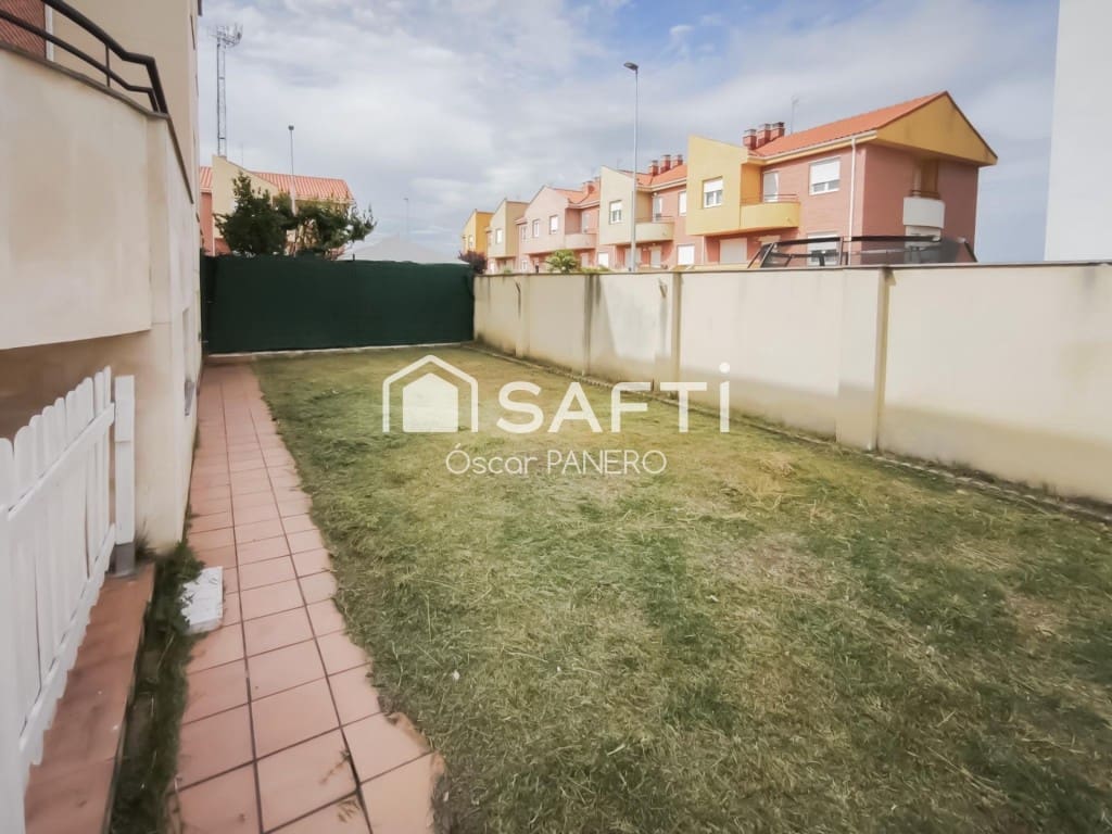 4 sovrum Villa till salu i Villaquilambre med garage - 312 000 € (Ref: 9912805)
