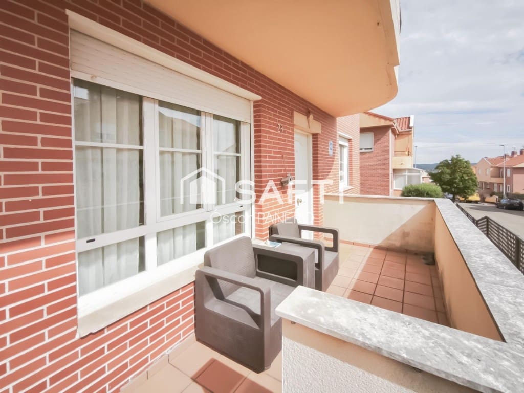 4 sovrum Villa till salu i Villaquilambre med garage - 312 000 € (Ref: 9912805)