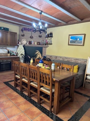 3 sovrum Radhus till salu i Campo de Criptana - 174 000 € (Ref: 9915481)