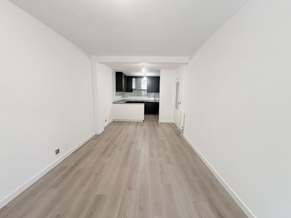 2 bedroom Apartment for sale in Vilagarcia de Arousa with garage - € 230,000 (Ref: 9915485)
