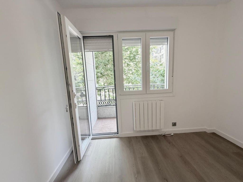 2 bedroom Apartment for sale in Vilagarcia de Arousa with garage - € 230,000 (Ref: 9915485)