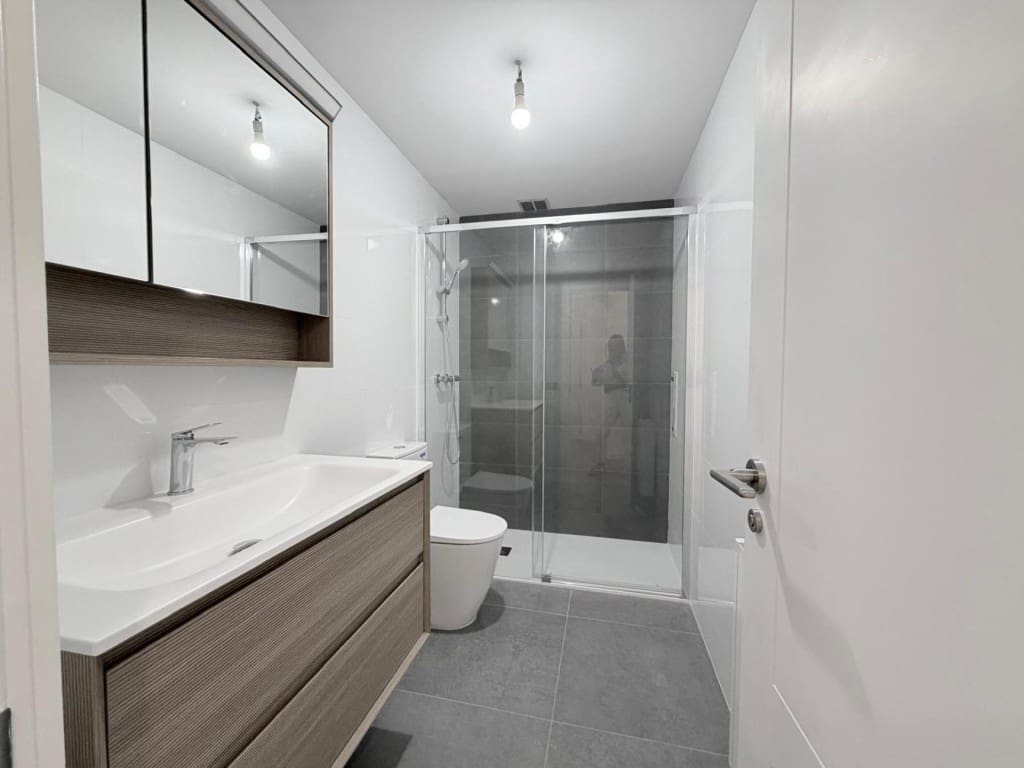 2 bedroom Apartment for sale in Vilagarcia de Arousa with garage - € 230,000 (Ref: 9915485)