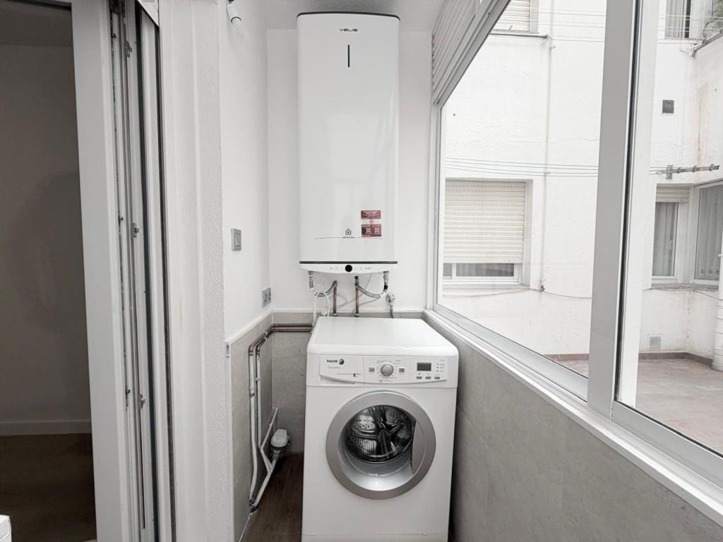 2 bedroom Apartment for sale in Vilagarcia de Arousa with garage - € 230,000 (Ref: 9915485)