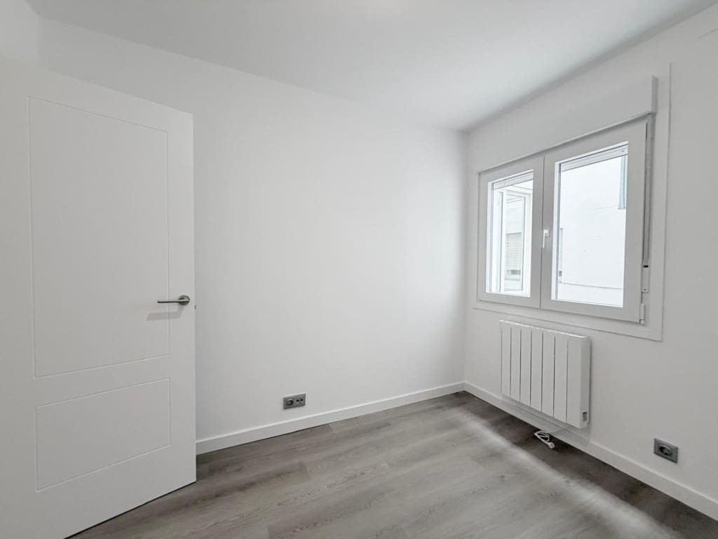 2 bedroom Apartment for sale in Vilagarcia de Arousa with garage - € 230,000 (Ref: 9915485)